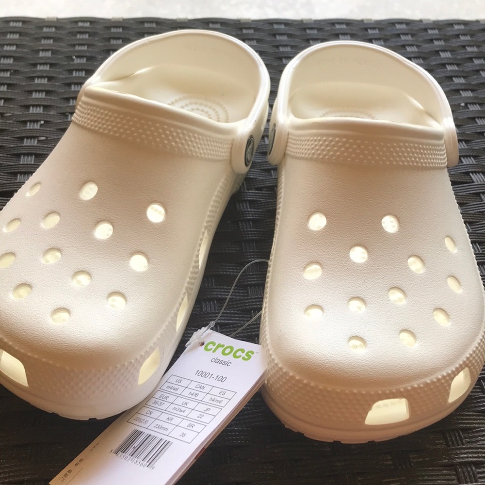 Crocs NWT sz 6